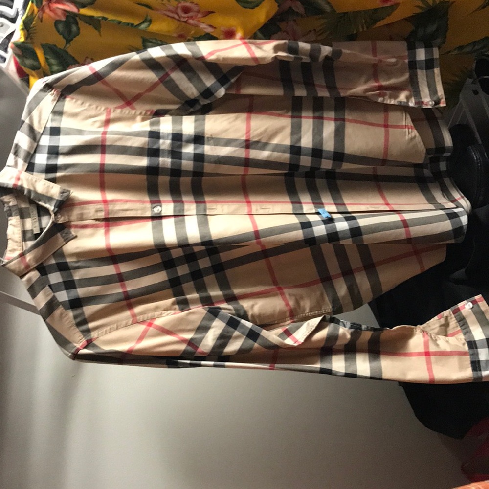 Burberry Buttom up.